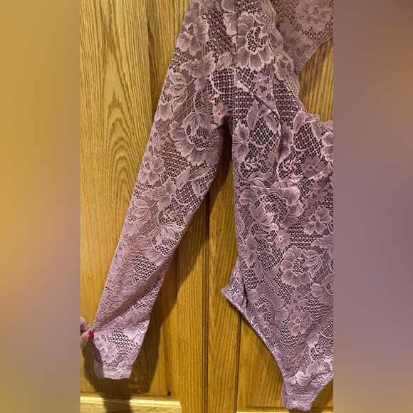 Free People Intimately Perfectly Fine Long Sleeve Lace Bodysuit Mauve Sz Medium‎ - Picture 9 of 16